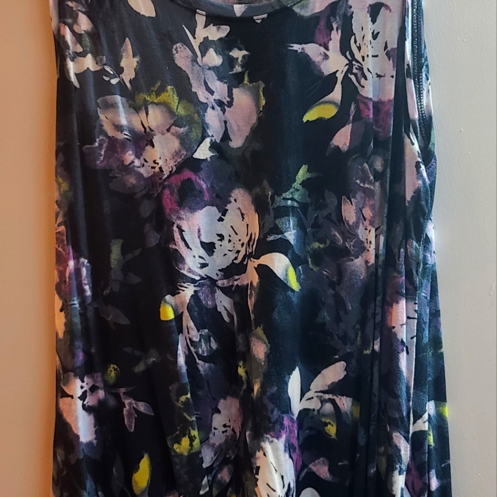 Vera Wang tank top